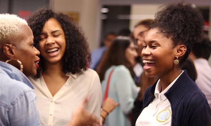 How To Introduce Yourself At A Networking Event?