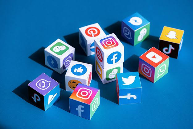 The Link Between Consistent Social Media Posts and Future Customer Ratings and Sales