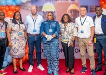 APM Terminals Trains Young Women in Mechanic Skills