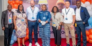 APM Terminals Trains Young Women in Mechanic Skills